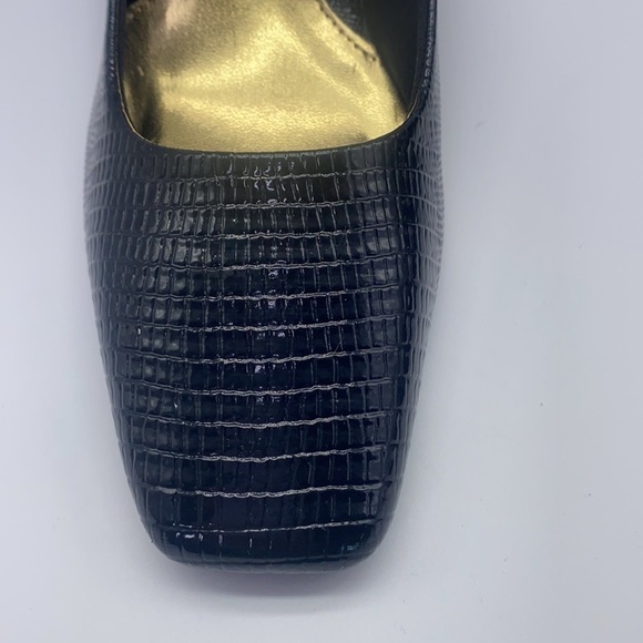 J.Renee - Mary Black Animal Print Leather Gold Trim Heels Size 8 - Picture 5 of 16